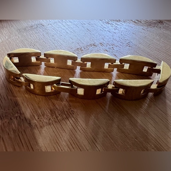 Designer style gold tone bracelet - Picture 2 of 2